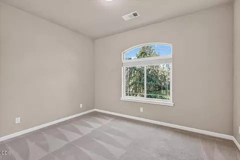 Bedroom - 9 Aspen Ct, Eagle Point, OR 97524 photo 3 of 6