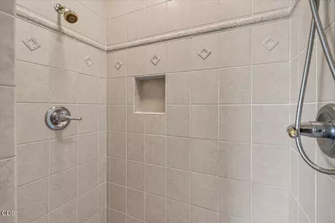 Bath - 9 Aspen Ct, Eagle Point, OR 97524 photo 3 of 6