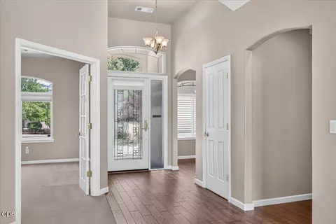 Entry Way - 9 Aspen Ct, Eagle Point, OR 97524 photo 2 of 3