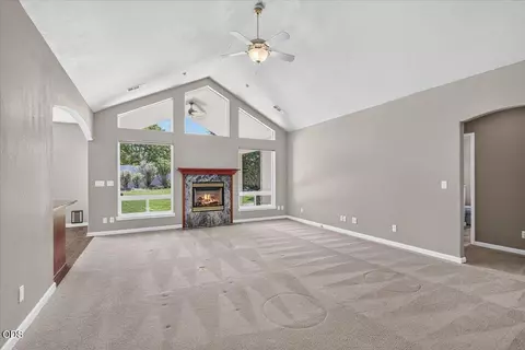 Living - 9 Aspen Ct, Eagle Point, OR 97524 photo 1 of 4