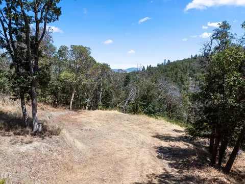 4183 Camino Viejo Rd, Medford, OR 97501