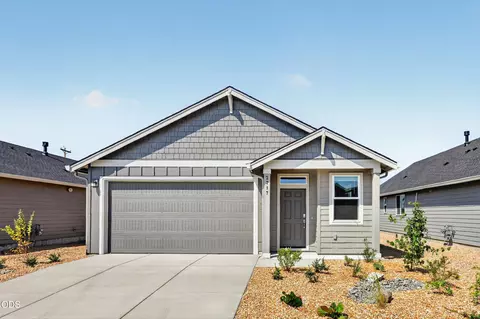 2717 NW 26th Loop N, Redmond, OR 97756