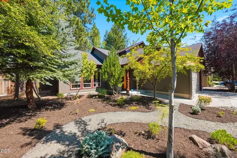 Exterior - 61375 Brianne Pl, Bend, OR 97702 photo 4 of 11