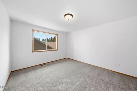 Bedroom - 61375 Brianne Pl, Bend, OR 97702 photo 2 of 3
