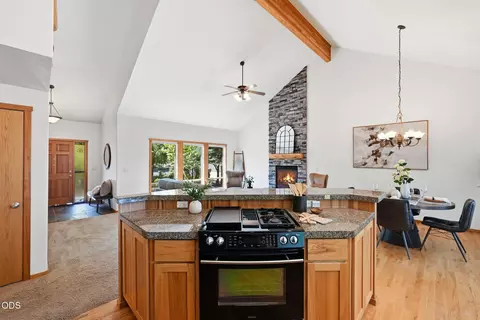 Kitchen - 61375 Brianne Pl, Bend, OR 97702 photo 4 of 5