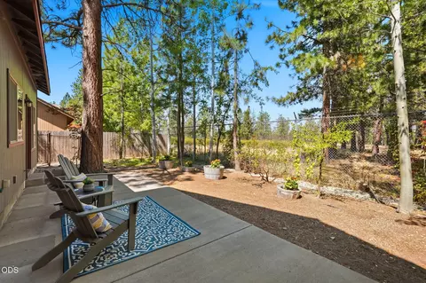 Exterior - 61375 Brianne Pl, Bend, OR 97702 photo 8 of 11