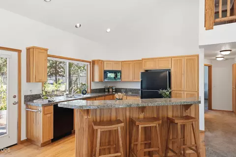 Kitchen - 61375 Brianne Pl, Bend, OR 97702 photo 1 of 5