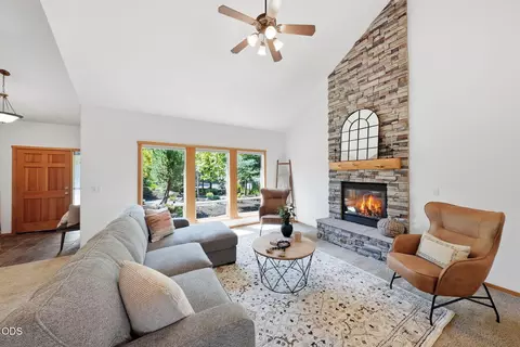 Other - 61375 Brianne Pl, Bend, OR 97702 photo 2 of 6