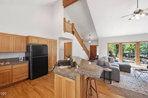 Kitchen - 61375 Brianne Pl, Bend, OR 97702 photo 5 of 5