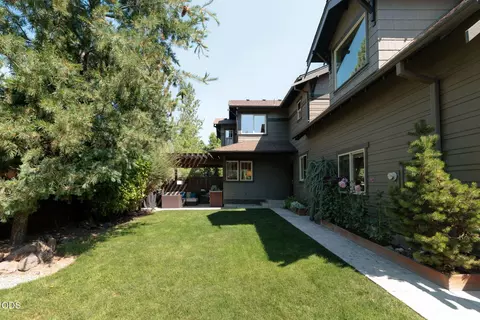 Exterior - 2425 NW Lemhi Pass Dr, Bend, OR 97703 photo 5 of 8
