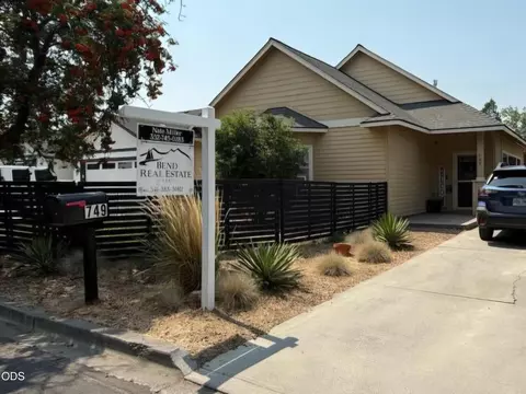 749 NW 8th St, Redmond, OR 97756