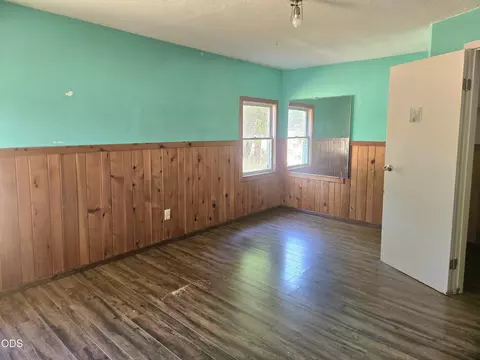 Bedroom - 4490 Holland Loop Rd, Cave Junction, OR 97523 photo 2 of 3