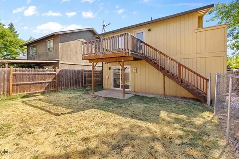 Exterior - 412 Lorraine Ave, Eagle Point, OR 97524 photo 2 of 3