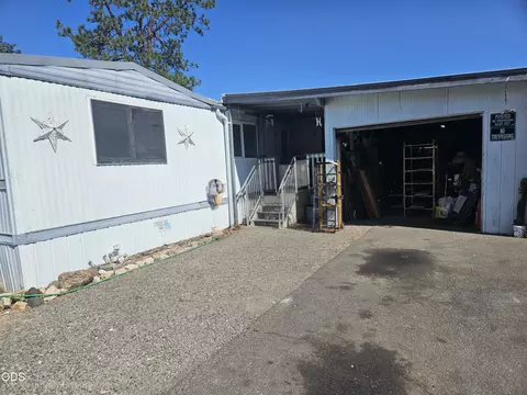 380 W Gregory Rd UNIT 21, Central Point, OR 97502 photo 2