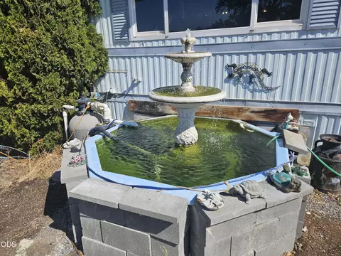 380 W Gregory Rd UNIT 21, Central Point, OR 97502 photo 2