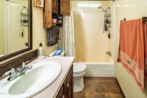 Bath - 110 Pine Tree Way, Selma, OR 97538 photo 1 of 5