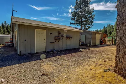 Exterior - 110 Pine Tree Way, Selma, OR 97538 photo 6 of 6