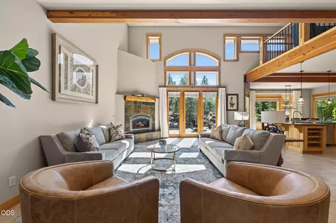 Living - 146 NW Skyliner Summit Loop, Bend, OR 97703 photo 3 of 4