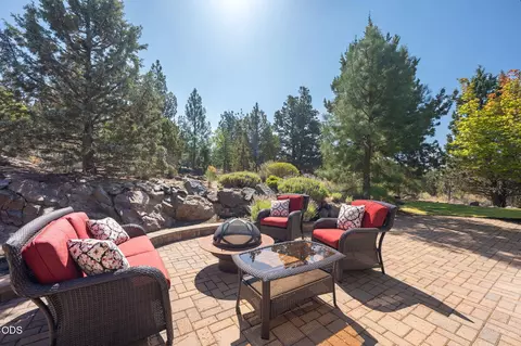 Exterior - 146 NW Skyliner Summit Loop, Bend, OR 97703 photo 10 of 13