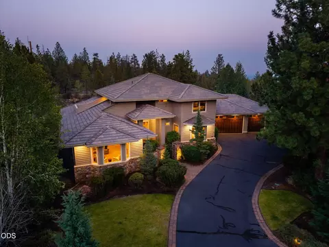 Exterior - 146 NW Skyliner Summit Loop, Bend, OR 97703 photo 2 of 13