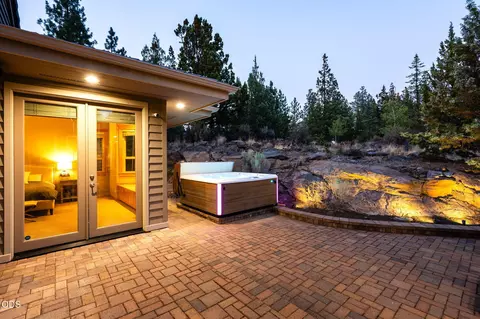 Exterior - 146 NW Skyliner Summit Loop, Bend, OR 97703 photo 6 of 13