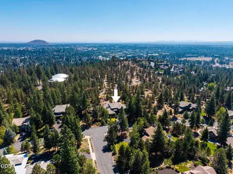 View/Area - 146 NW Skyliner Summit Loop, Bend, OR 97703 photo 2 of 5