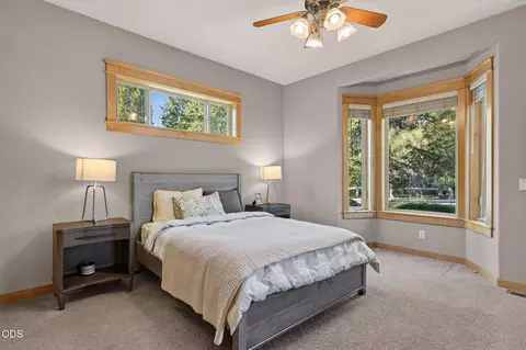 Bedroom - 146 NW Skyliner Summit Loop, Bend, OR 97703 photo 4 of 4
