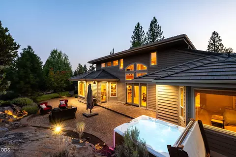 Exterior - 146 NW Skyliner Summit Loop, Bend, OR 97703 photo 3 of 13