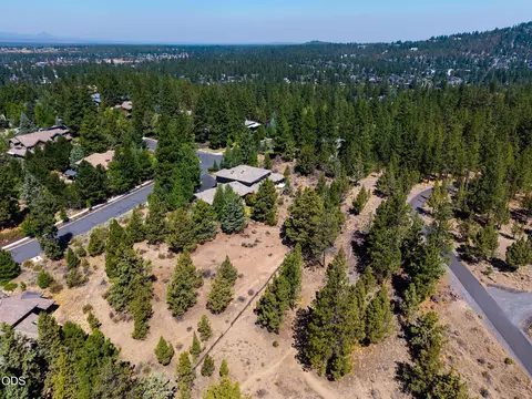 View/Area - 146 NW Skyliner Summit Loop, Bend, OR 97703 photo 4 of 5