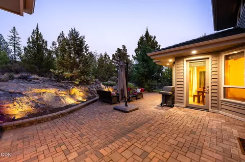 Exterior - 146 NW Skyliner Summit Loop, Bend, OR 97703 photo 5 of 13
