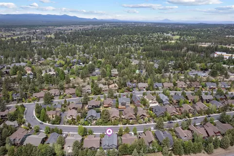 View/Area - 61438 Linton Loop, Bend, OR 97702 photo 5 of 6