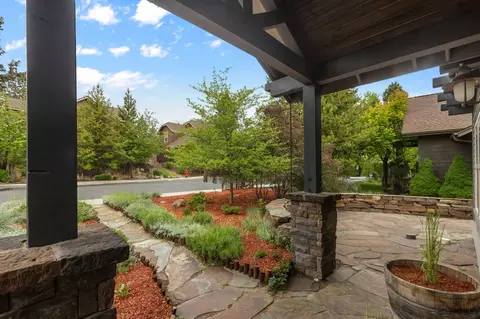 Exterior - 61438 Linton Loop, Bend, OR 97702 photo 5 of 16