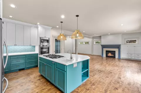 Kitchen - 61438 Linton Loop, Bend, OR 97702 photo 3 of 5