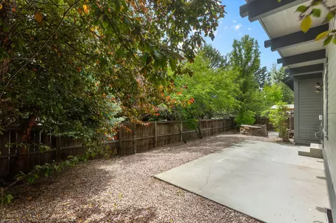 Exterior - 61438 Linton Loop, Bend, OR 97702 photo 6 of 16