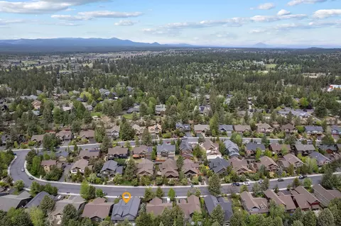 View/Area - 61438 Linton Loop, Bend, OR 97702 photo 3 of 6