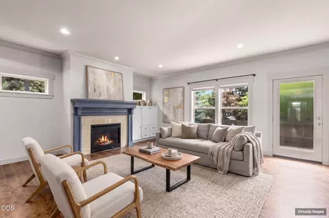 Living - 61438 Linton Loop, Bend, OR 97702 photo 7 of 10