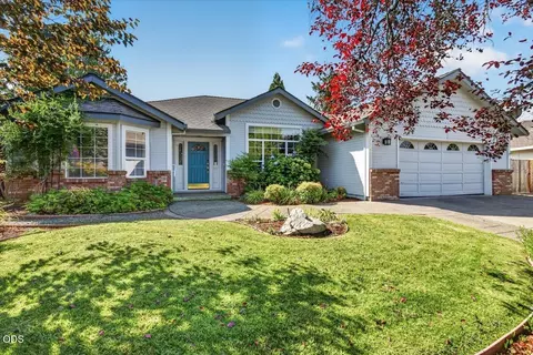3516 Shawna Dr, Medford, OR 97504