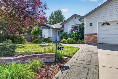 3516 Shawna Dr, Medford, OR 97504