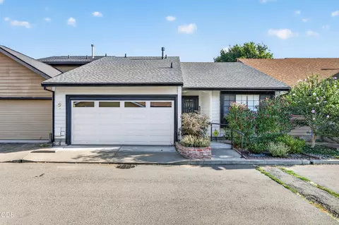 653 Golden Ln, Medford, OR 97504