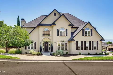 4300 Evening Ridge Ter, Medford, OR 97504