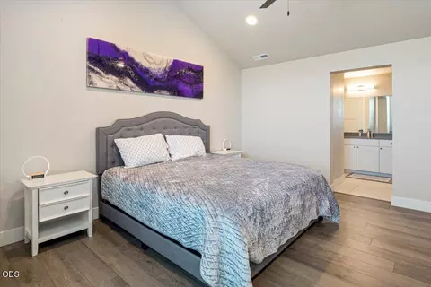 Bedroom - 20534 Empire Ave, Bend, OR 97701 photo 5 of 5
