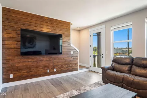 Living - 20534 Empire Ave, Bend, OR 97701 photo 1 of 2