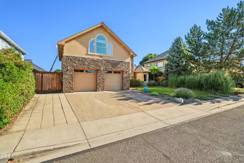 Exterior - 1981 Bluegrass Dr, Central Point, OR 97502 photo 9 of 10