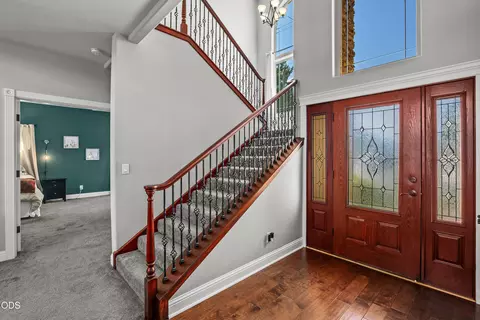 Entry Way - 1981 Bluegrass Dr, Central Point, OR 97502 photo 1 of 2