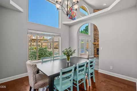 Dining - 1981 Bluegrass Dr, Central Point, OR 97502 photo 1 of 1