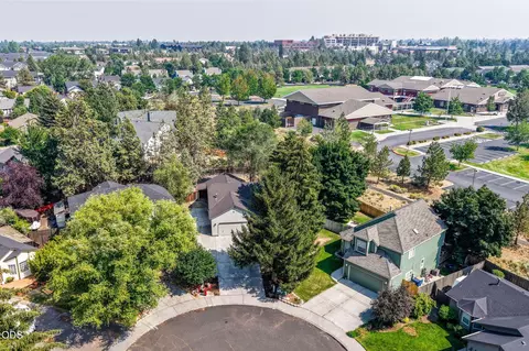 View/Area - 1961 NE Windy Tree Ct, Bend, OR 97701 photo 2 of 6