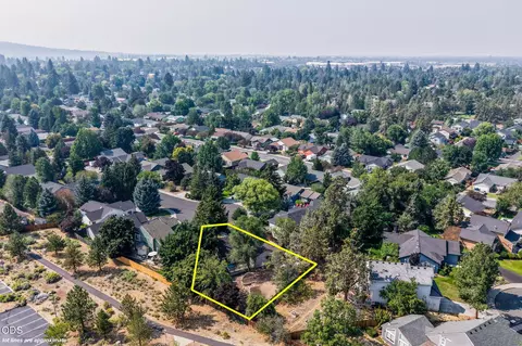 View/Area - 1961 NE Windy Tree Ct, Bend, OR 97701 photo 6 of 6