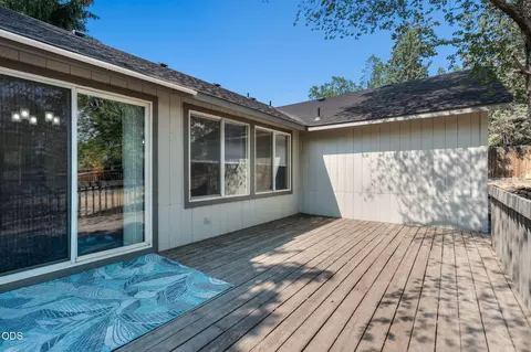 Exterior - 1961 NE Windy Tree Ct, Bend, OR 97701 photo 4 of 13