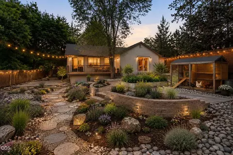 Exterior - 1961 NE Windy Tree Ct, Bend, OR 97701 photo 7 of 13