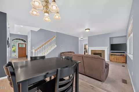 Dining - 61042 Chamomile Pl, Bend, OR 97702 photo 6 of 6
